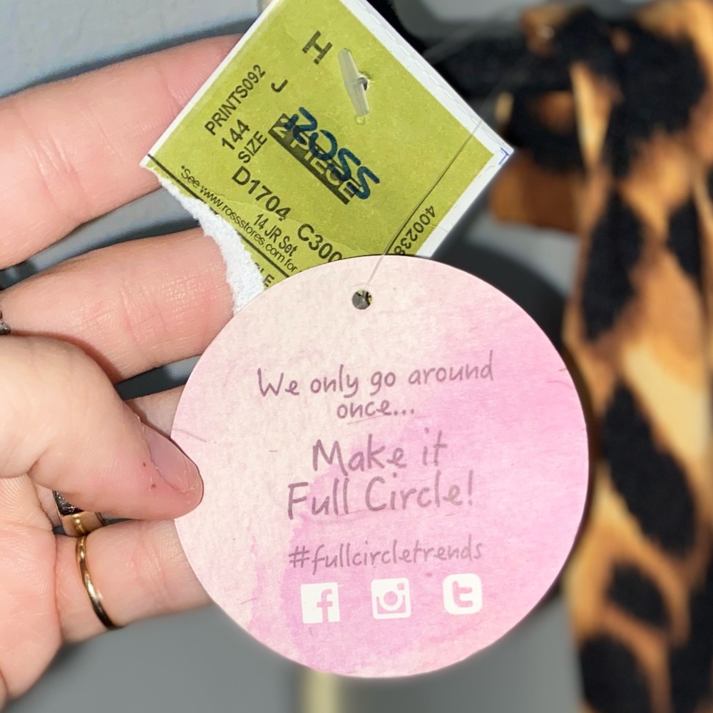Full circle trends - with love leggings